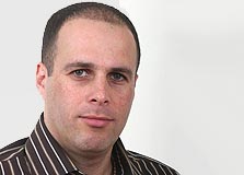 צביקה שיינפלד, סמנכ"ל שיווק בניופאן. "במהלך השנה ייתווספו אלפי כותרים" צביקה שיינפלד, סמנכ"ל שיווק בניופאן. "במהלך השנה ייתווספו אלפי כותרים"