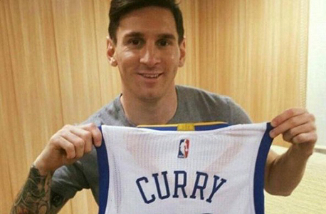 ליאו מסי עם חולצה של סטפן קארי, צילום: אינסטגרם