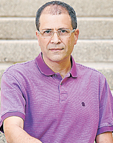 ד"ר יורם קלמן. "הוראה זו הדרכה, עידוד, עזרה כשתלמיד נתקע" ד"ר יורם קלמן. "הוראה זו הדרכה, עידוד, עזרה כשתלמיד נתקע"
