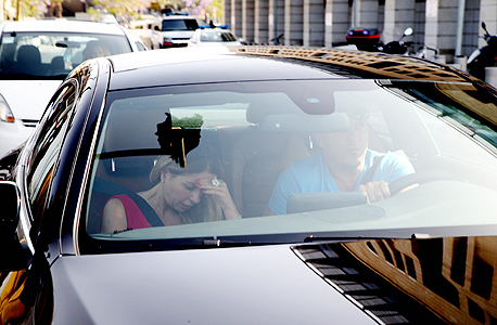 ענבל אור יוצאת מחקירה במשטרה ב 2.5.2016, צילום: יריב כץ