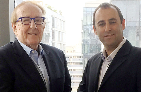 מימין: מנכ”ל אינדקס אלעד פוקס והבעלים נועם ברנדר. “אמון בשוק הנדל"ן בישראל"