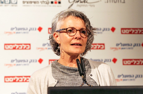 בינת שוורץ, מנהלת מינהל התכנון במשרד הפנים. "יש הרבה אישורי בנייה, אבל עדיין לא רואים תוצאות בשטח" בינת שוורץ, מנהלת מינהל התכנון במשרד הפנים. "יש הרבה אישורי בנייה, אבל עדיין לא רואים תוצאות בשטח"