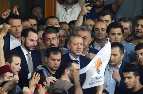 טורקיה ארדואן ב שדה תעופה, צילום: רויטרס