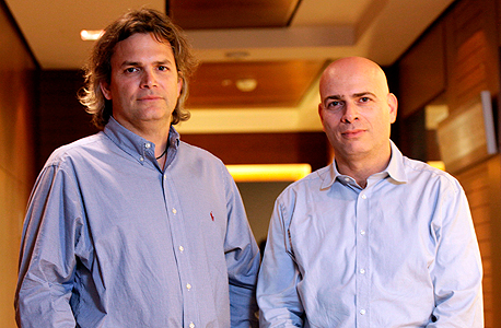 משמאל: אורי אלדובי ורמי דרור, יו"ר ומנכ"ל בית ההשקעות הלמן אלדובי, צילום: יח"צ