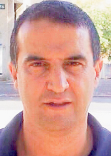 יואל איפרגן, מורה בתיכון עירוני ד' בתל אביב ולשעבר מנהל בית ספר יסודי בשכונת התקווה. "עבודה חינוכים היא לא לעמוד עם סרגל מדידה ולהגיד היום אתה 7, מחר אתה 9. מורה צריך להיות פחות טכנוקרט ולחלום יותר" יואל איפרגן, מורה בתיכון עירוני ד' בתל אביב ולשעבר מנהל בית ספר יסודי בשכונת התקווה. "עבודה חינוכים היא לא לעמוד עם סרגל מדידה ולהגיד היום אתה 7, מחר אתה 9. מורה צריך להיות פחות טכנוקרט ולחלום יותר"