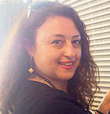 סיגל אלמי, מורה לת"ך ומחנכת בבית ספר שבח מופת בתל אביב. "אני מהמורים שבונים קשר אישי המבוסס על הבנה וכבוד הדדי" סיגל אלמי, מורה לת"ך ומחנכת בבית ספר שבח מופת בתל אביב. "אני מהמורים שבונים קשר אישי המבוסס על הבנה וכבוד הדדי"