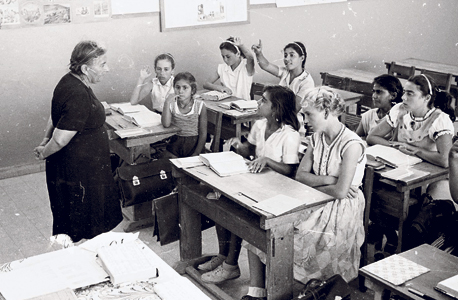 רבקה גובר, אשת חינוך ישראלית בכיתה. גרין: "כשסיפרתי לאנשים שאני כותבת ספר על מורים טובים, שאלו אותי: מצאתם כאלה?" רבקה גובר, אשת חינוך ישראלית בכיתה. גרין: "כשסיפרתי לאנשים שאני כותבת ספר על מורים טובים, שאלו אותי: מצאתם כאלה?"