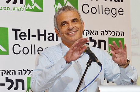 שר האוצר משה כחלון. כאוס של נתונים בשוק שר האוצר משה כחלון. כאוס של נתונים בשוק