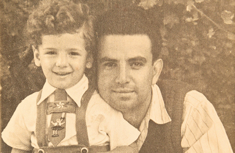 1949 - אלכס לנדסברג בן ה־5 עם אביו ברונו, רומניה 1949 - אלכס לנדסברג בן ה־5 עם אביו ברונו, רומניה