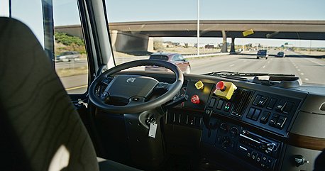 משאית עם טכנולוגיית הנהיגה האוטונומית של Otto