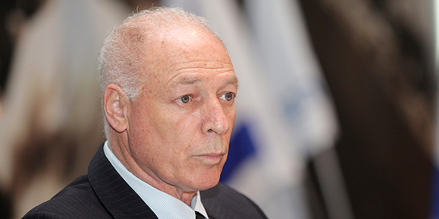בעקבות הביקורת הציבורית: אמנון נויבך ויתר על תפקיד הדירקטור בצור שמיר
