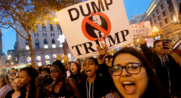 Dump Trump. ההפגנה בסן פרנסיסקו