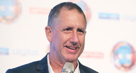 ועידת MIND THE DATA 2016 פרופ׳ יואב שוהם פרופ׳ אוניברסיטת סטנפורד, צילום: צביקה טישלר