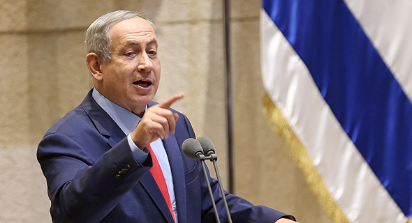 בנימין נתניהו ראש הממשלה נואם במליאת הכנסת, צילום: אלכס קולומויסקי
