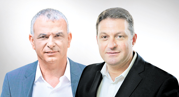 מימין: חיים ביבס, יו"ר מרכז השלטון המקומי ושר האוצר משה כחלון מימין: חיים ביבס, יו"ר מרכז השלטון המקומי ושר האוצר משה כחלון