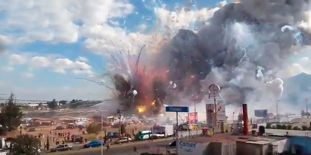 לפחות 29 הרוגים ועשרות פצועים בפיצוץ בשוק זיקוקים במכסיקו 