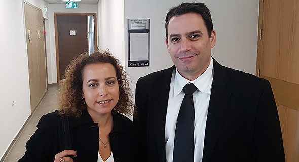 התובעים: יהודית תירוש-גרוס ועמית בכר התובעים: יהודית תירוש-גרוס ועמית בכר