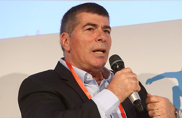 ח"כ גבי אשכנסי, יו"ר ועדת החוץ והביטחון ח"כ גבי אשכנסי, יו"ר ועדת החוץ והביטחון