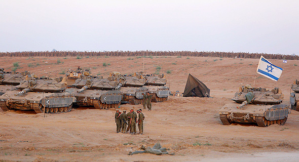 כוחות צה"ל ליד הרצועה (ארכיון) כוחות צה"ל ליד הרצועה (ארכיון)