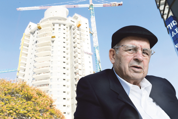 אברהם קוזניצקי. "הדבר הכי יציב בארץ הוא חוסר יציבות, ולפי זה אנחנו מנהלים את החברה: לא רק ביצוע, לא רק מניב, אלא גיוון" אברהם קוזניצקי. "הדבר הכי יציב בארץ הוא חוסר יציבות, ולפי זה אנחנו מנהלים את החברה: לא רק ביצוע, לא רק מניב, אלא גיוון"