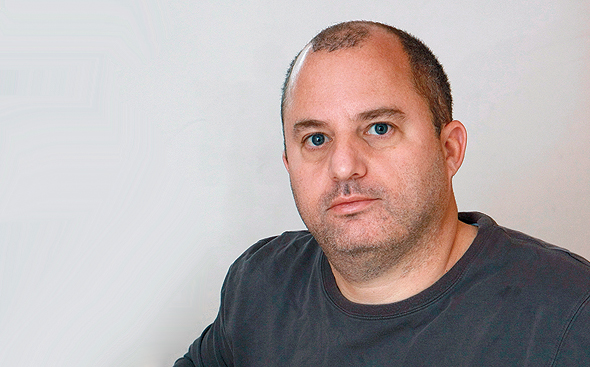 גיא רוה: "עושים הכללה ומתייחסים לאבות כמו אל פושעים, או כמו אל ילדים קטנים שצריכים להוכיח שהם ראויים ומסוגלים לטפל בילדים שלהם" גיא רוה: "עושים הכללה ומתייחסים לאבות כמו אל פושעים, או כמו אל ילדים קטנים שצריכים להוכיח שהם ראויים ומסוגלים לטפל בילדים שלהם"