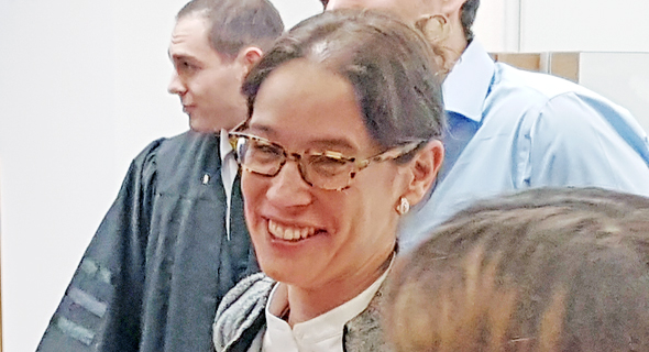 אלונה בר און אלונה בר און