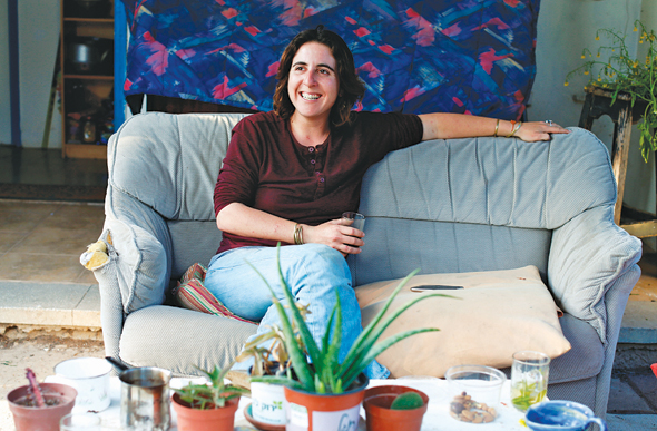 חן שנטל. “הכי טוב במצב עכשיו, כשלא מחליטים. תסתכל סביב, זה גן עדן” חן שנטל. “הכי טוב במצב עכשיו, כשלא מחליטים. תסתכל סביב, זה גן עדן”