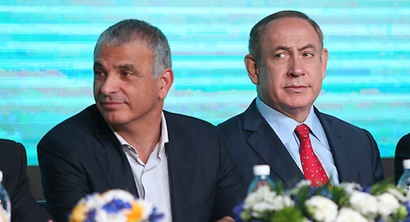 נתניהו וכחלון. נפגשים בטקסים נתניהו וכחלון. נפגשים בטקסים