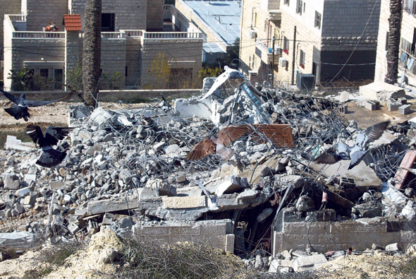 הריסת בנייה בלתי חוקית בשכונת בית חנינא הריסת בנייה בלתי חוקית בשכונת בית חנינא