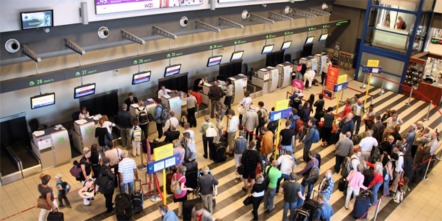 לא ייאמן: המשפחה שהרוויחה 11 אלף דולר בשל עיכובים בטיסות