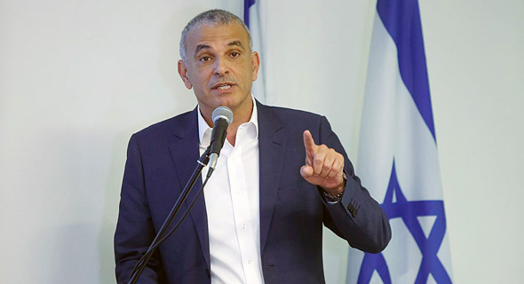 כחלון. הציג מדיניות כלכלית שאינה מקובלת על נתניהו כחלון. הציג מדיניות כלכלית שאינה מקובלת על נתניהו