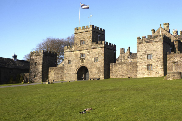 הטירה Irishman's Tower בבריטניה