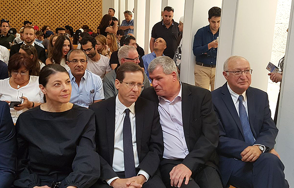 יו"ר המחנה הציוני יצחק (בוז'י) הרצוג וחברי סיעתו בדיון יו"ר המחנה הציוני יצחק (בוז'י) הרצוג וחברי סיעתו בדיון