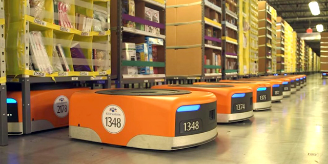 רובוטים במחסן של אמזון, צילום: Singularity Hub