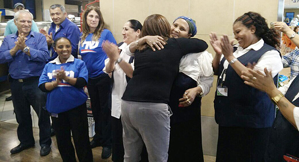 שלי יחימוביץ' בנתב"ג. "יותר חשוב מהבחירות לכנסת" שלי יחימוביץ' בנתב"ג. "יותר חשוב מהבחירות לכנסת"