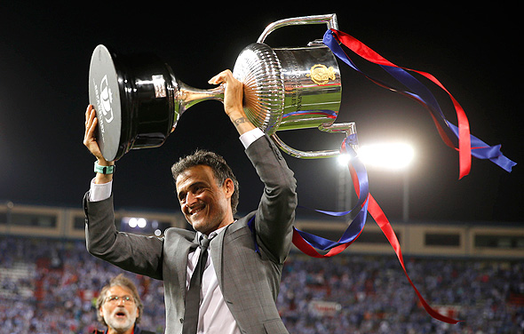 לואיס אנריקה עם גביע ספרד, צילום: איי פי