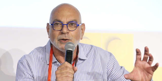 "אנשים מתים לצאת מהבית ולקנות, אבל יהיה להם קשה לשלוף את הארנק בקלות"