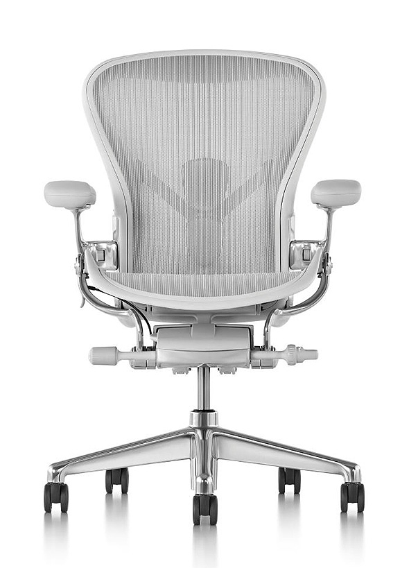כיסא ה־Aeron. "הכיסא שיגרום לך להרגיש כמו מפקד ספינת חלל", על פי "ניו יורק מגזין" כיסא ה־Aeron. "הכיסא שיגרום לך להרגיש כמו מפקד ספינת חלל", על פי "ניו יורק מגזין"