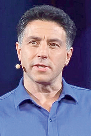 רוז. "זה רק עניין של זמן עד שמציאות מדומה תהיה נגישה כמו סמארטפונים"