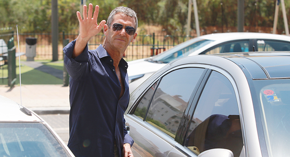 בני שטיינמץ מחוץ לבית המשפט בני שטיינמץ מחוץ לבית המשפט