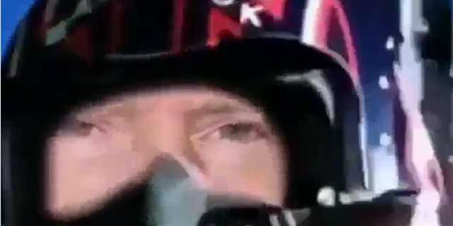 צפו בסרטון החדש של טראמפ משגר טיל על מטוס של CNN