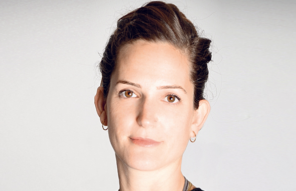 אלינור ינושבסקי־רוזן, ינושבסקי הנדסה ובניין: חשוב לזכור שהמכרז נועד להשיג תנאים טובים וגם יזם טוב. לפעמים שוכחים את החלק השני, וכוללים דרישות לא גמישות כמו ניסיון ספציפי מדי" אלינור ינושבסקי־רוזן, ינושבסקי הנדסה ובניין: חשוב לזכור שהמכרז נועד להשיג תנאים טובים וגם יזם טוב. לפעמים שוכחים את החלק השני, וכוללים דרישות לא גמישות כמו ניסיון ספציפי מדי"