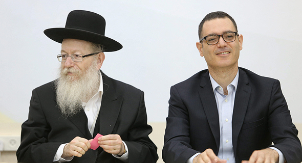 משמאל: שר הבריאות ליצמן ומנכ"ל משרד הבריאות בר סימן טוב משמאל: שר הבריאות ליצמן ומנכ"ל משרד הבריאות בר סימן טוב