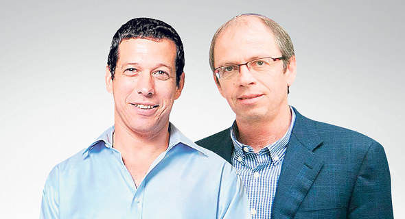מימין: צביקה יוכמן מקרן סקיי וגלעד שביט מקרן קדמה מימין: צביקה יוכמן מקרן סקיי וגלעד שביט מקרן קדמה