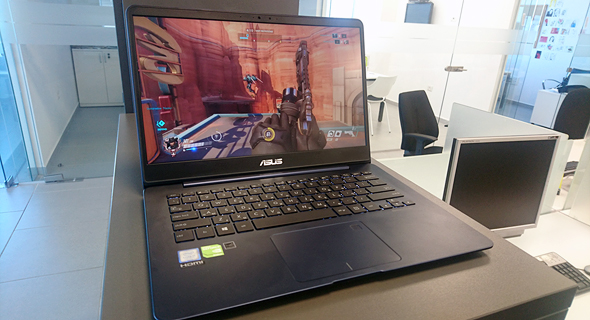 לפטופ UX430 של אסוס לפטופ UX430 של אסוס