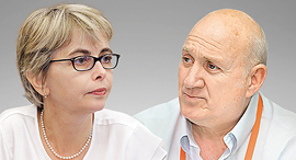 מימין: מנכ"ל שופרסל איציק אברכהן והממונה על רשות ההגבלים העסקיים מיכל הלפרין מימין: מנכ"ל שופרסל איציק אברכהן והממונה על רשות ההגבלים העסקיים מיכל הלפרין