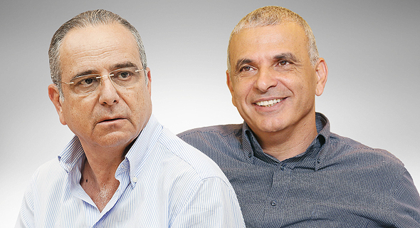 מימין שר האוצר משה כחלון ונשיא התאחדות התעשיינים שרגא ברוש מימין שר האוצר משה כחלון ונשיא התאחדות התעשיינים שרגא ברוש