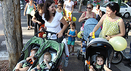 אמהות מפגינות נגד חינוך יקר ה ישראל, צילום: אריאל בשור