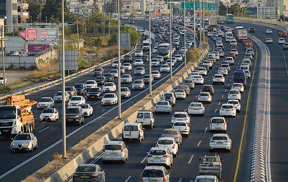פקק בכביש 4 פקק בכביש 4