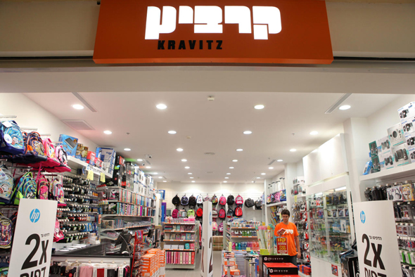 על המתחרות: "היה ואקום בקטגוריה של מכשירי כתיבה מעוצבים. יש את קרביץ (בתמונה), הפנינג ואחרים, אף אחד לא נותן חווית קנייה” על המתחרות: "היה ואקום בקטגוריה של מכשירי כתיבה מעוצבים. יש את קרביץ (בתמונה), הפנינג ואחרים, אף אחד לא נותן חווית קנייה”